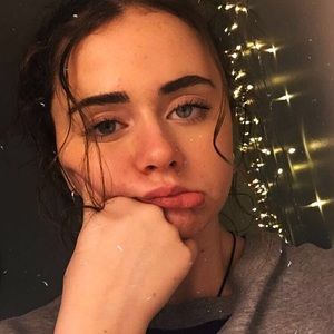 Meet your Posher, Oolivia